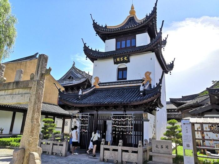 历代都宣扬秦始皇残暴不仁，为何还被称为“千古一帝”呢？